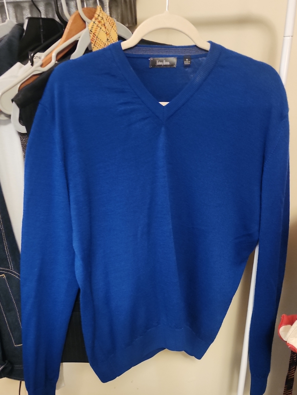 Neiman Marcus Men’s V-Neck Sweater - Royal Blue